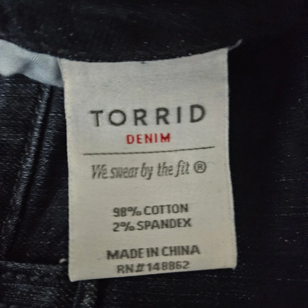 Torrid NWT Classic Skinny Jeans - Picture 6 of 6